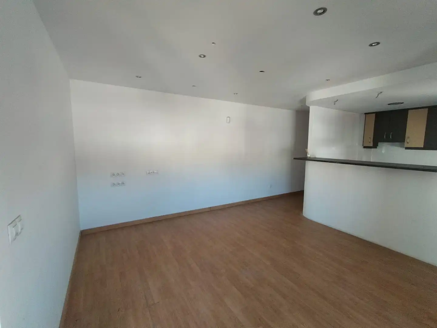 Piso en venta en Elda con Balcón y Alarma