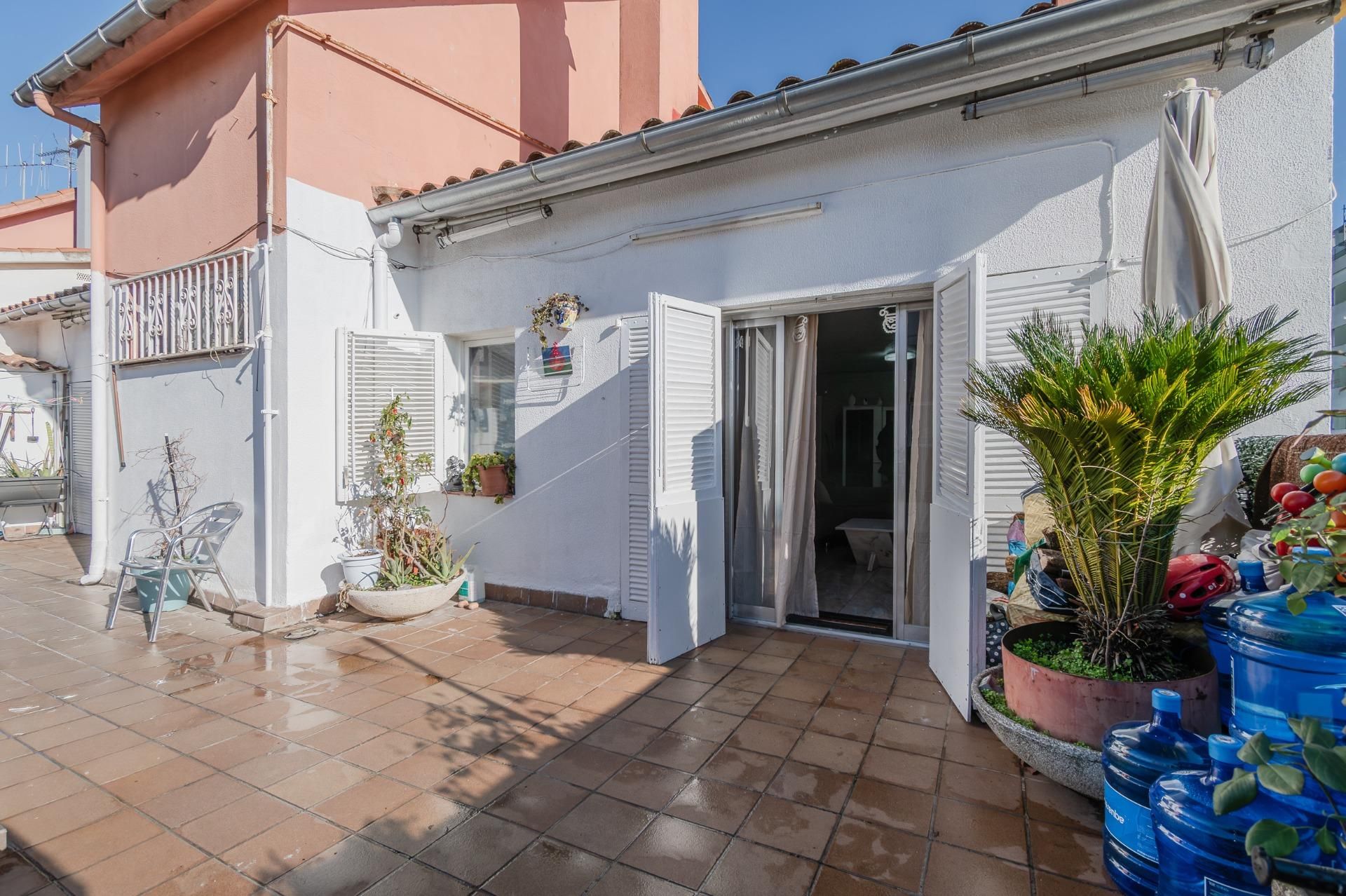 Exterior view of Attic for sale in Salt  with Heating, Terrace and Balcony