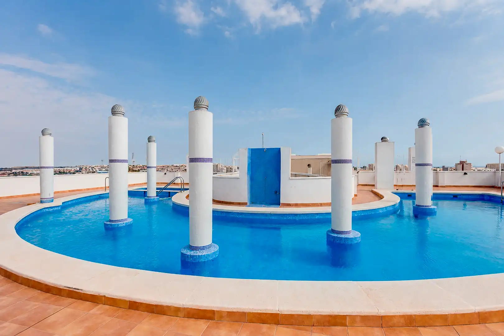 Piscina de Pis en venda en Torrevieja amb Terrassa, Moblat i Piscina comunitària