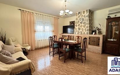 Wohnzimmer von Country house zum verkauf in Gálvez mit Klimaanlage