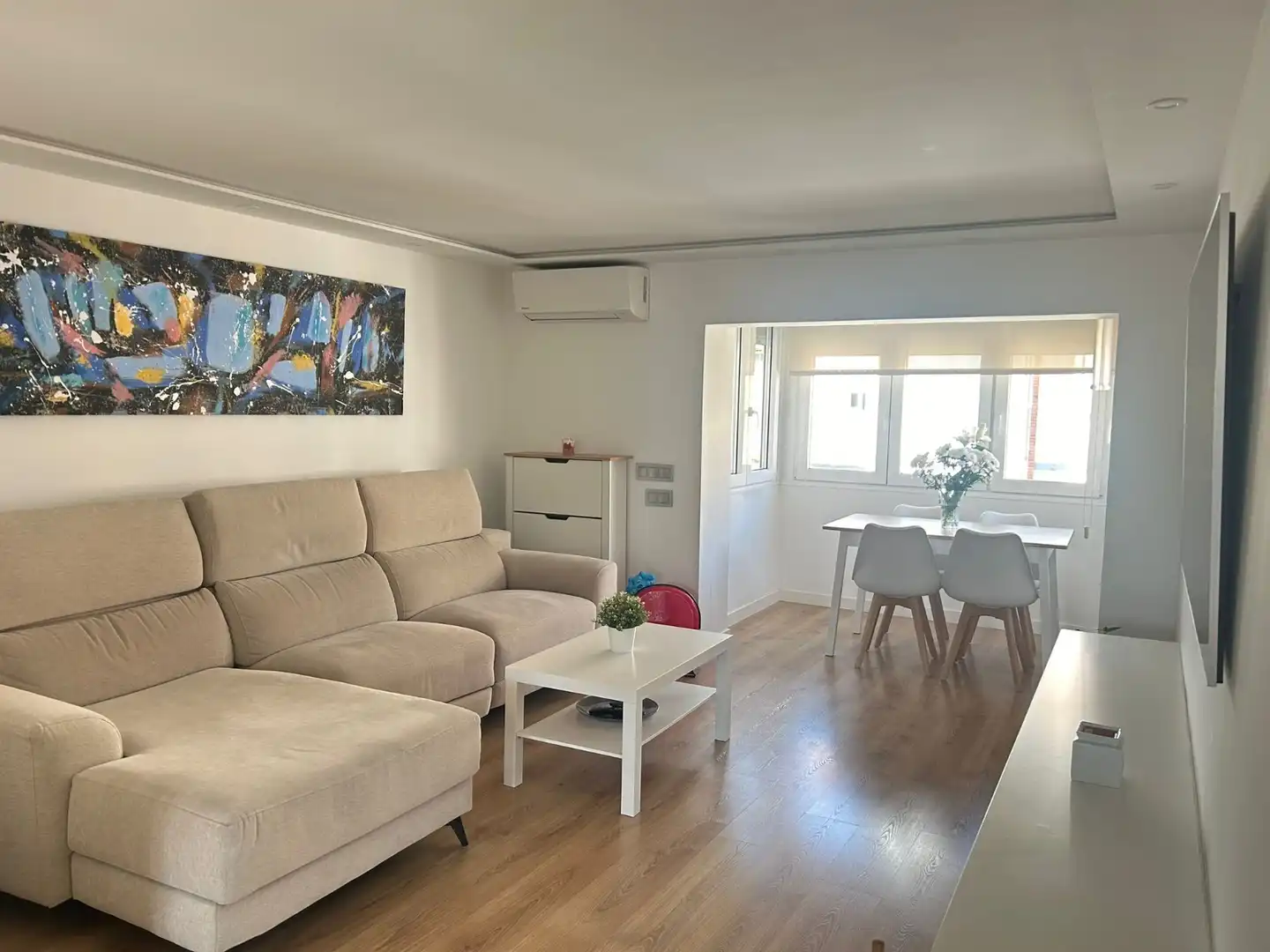 Living room of Flat for sale in Madrid  with Air Conditioner, Heating and Furnished