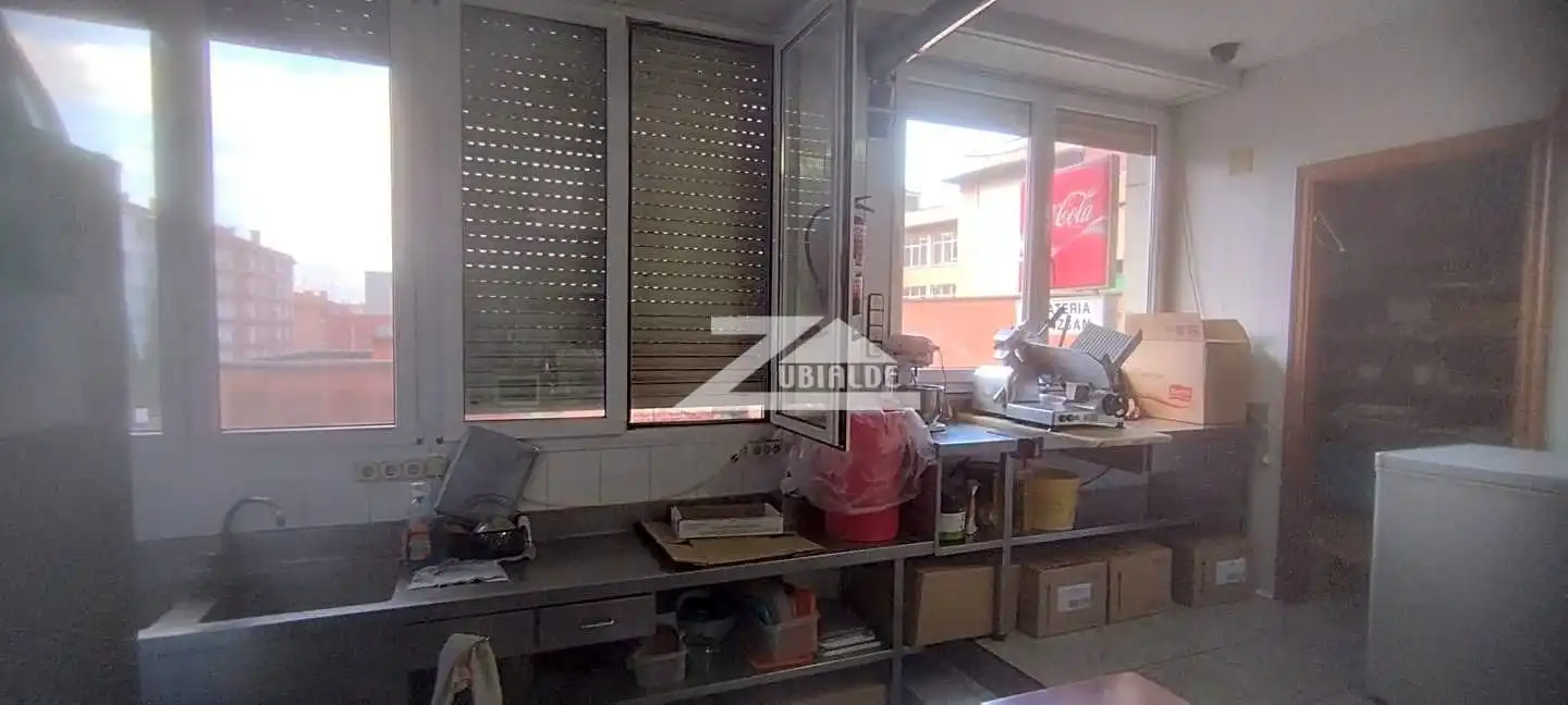 Business premises for sale in Calle San Juan Kalea, imagen 11