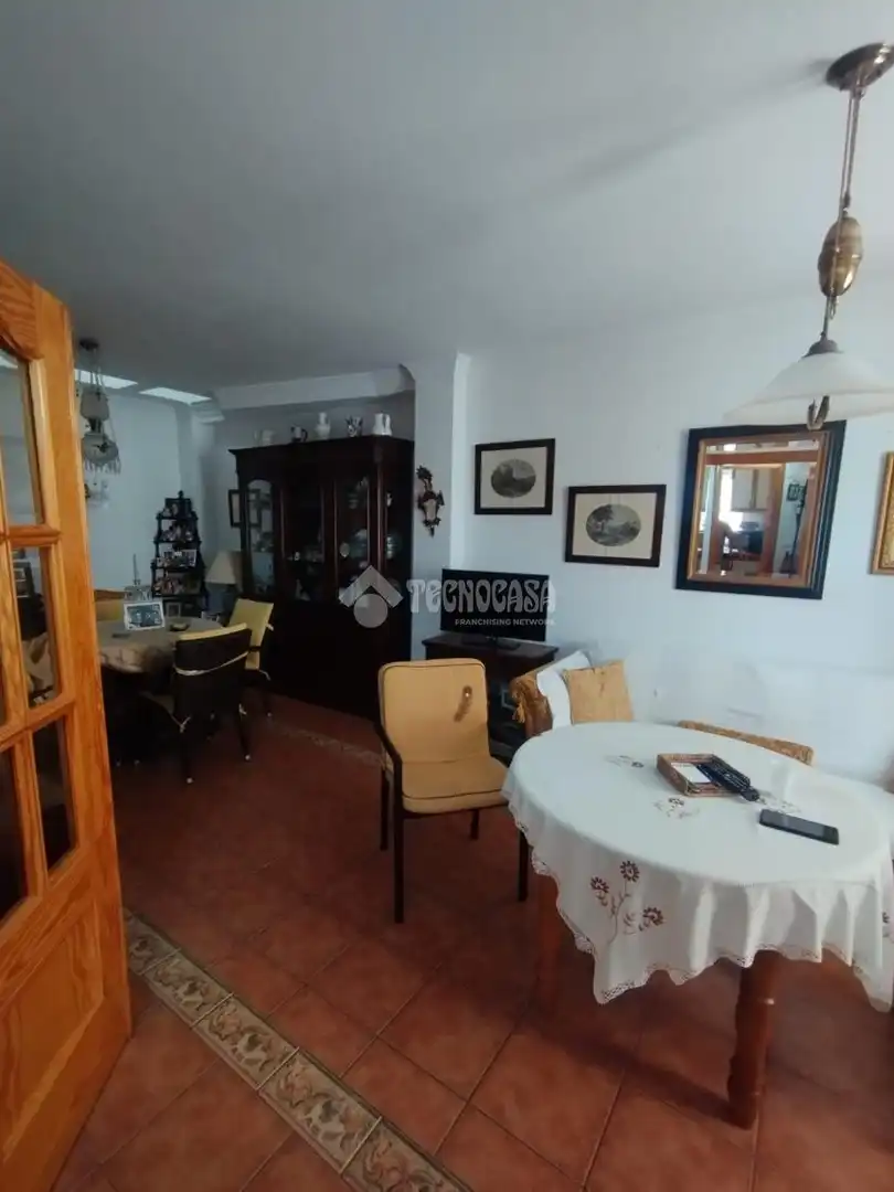 Wohnzimmer von Einfamilien-Reihenhaus zum Verkauf in Málaga mit Klimaanlage, Terrasse und Balkon