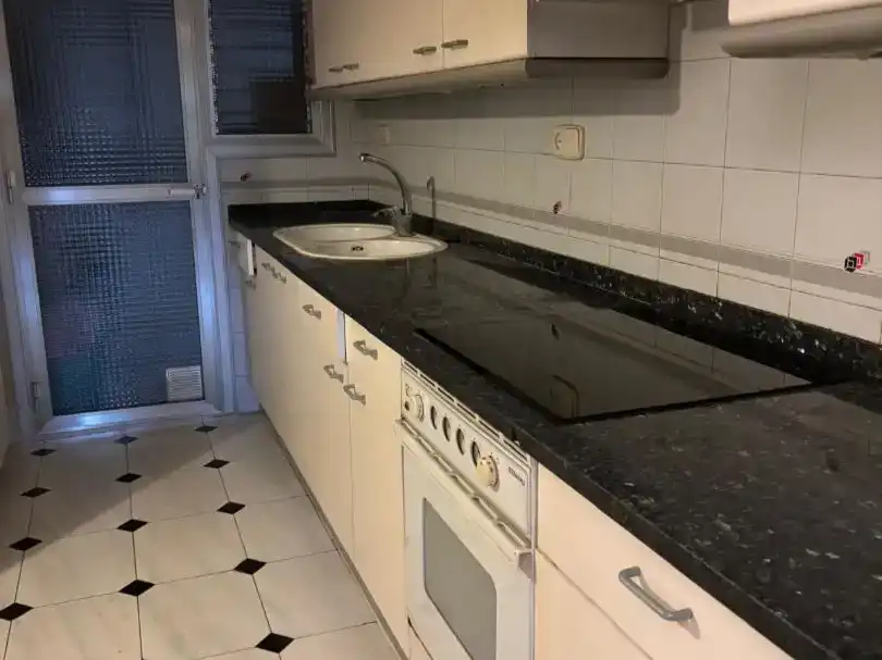 Küche von Wohnung zum Verkauf in Terrassa mit Balkon