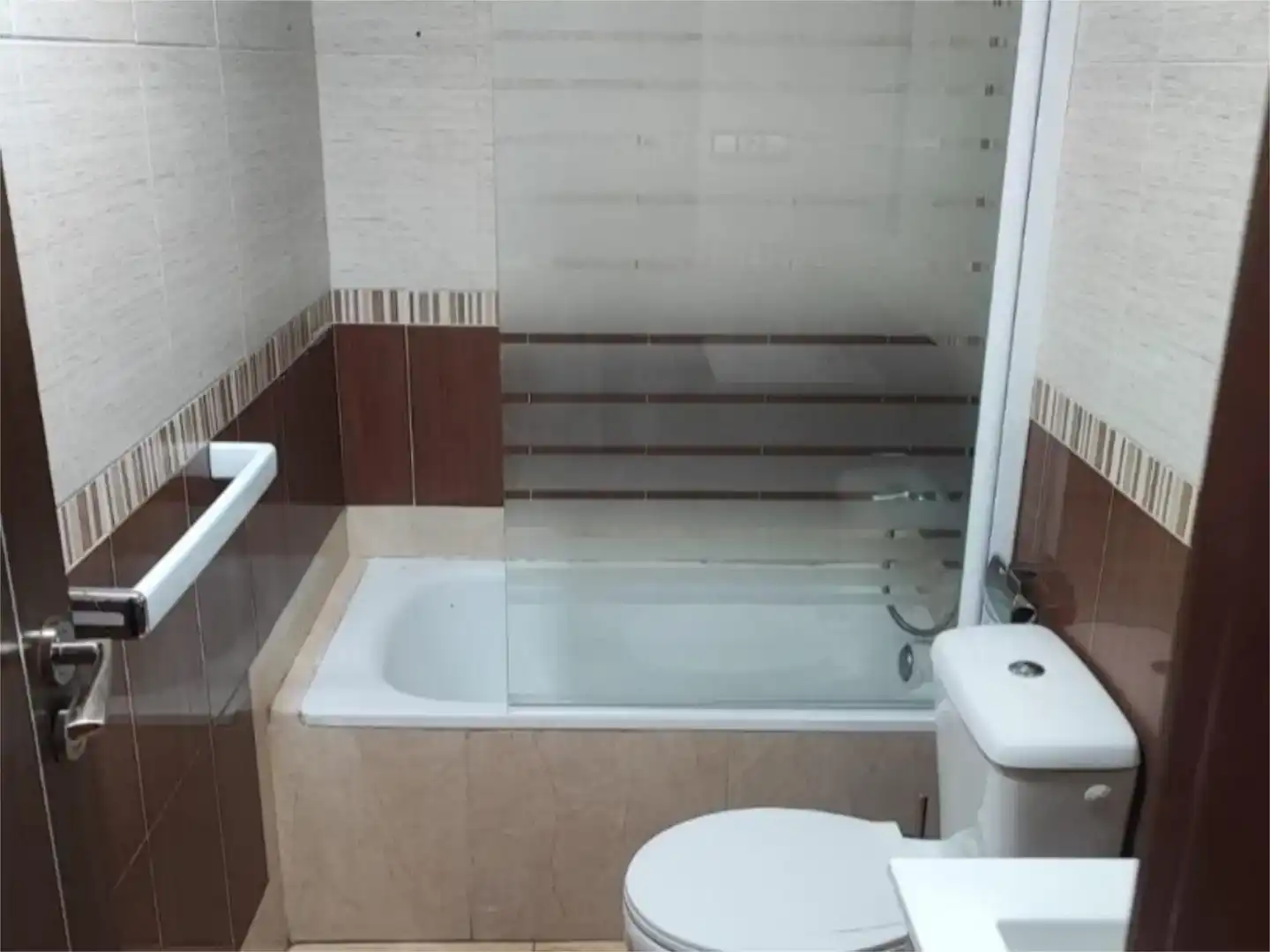 Bathroom of Flat for rent in  Melilla Capital  with Air Conditioner