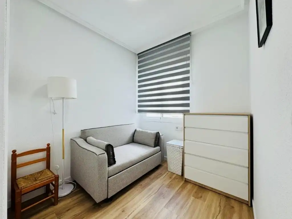 Dormitori de Apartament en venda en Guardamar del Segura amb Aire condicionat, Moblat i Balcó