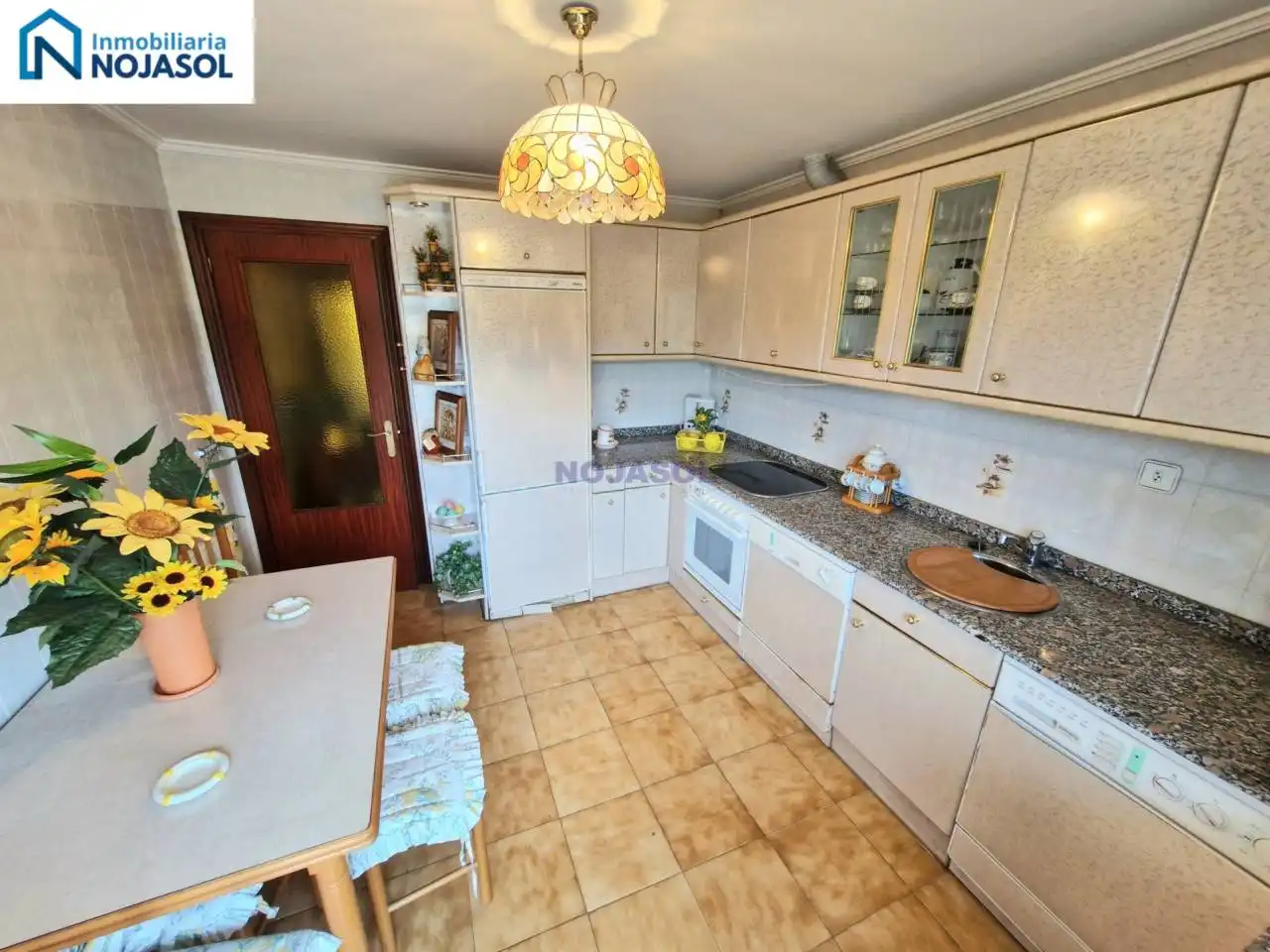 Cocina de Piso en venta en Hazas de Cesto con Parquet, Terraza y Amueblado