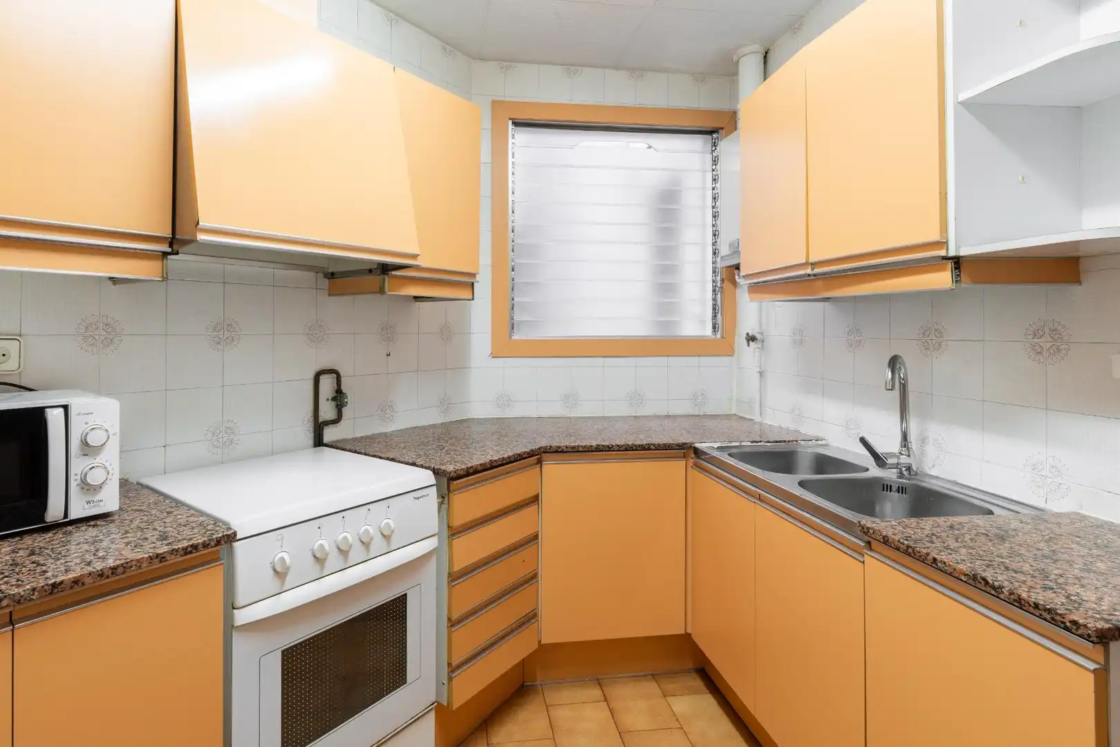 Küche von Wohnung zum Verkauf in Barcelona mit Heizung und Alarm