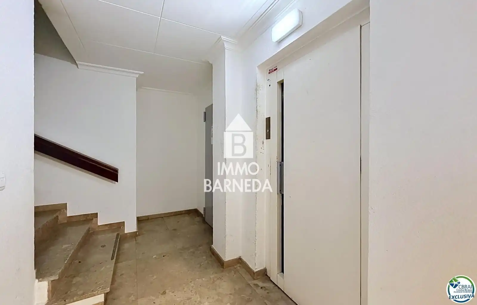 Flat for sale in Roses  with Air Conditioner, Heating and Terrace