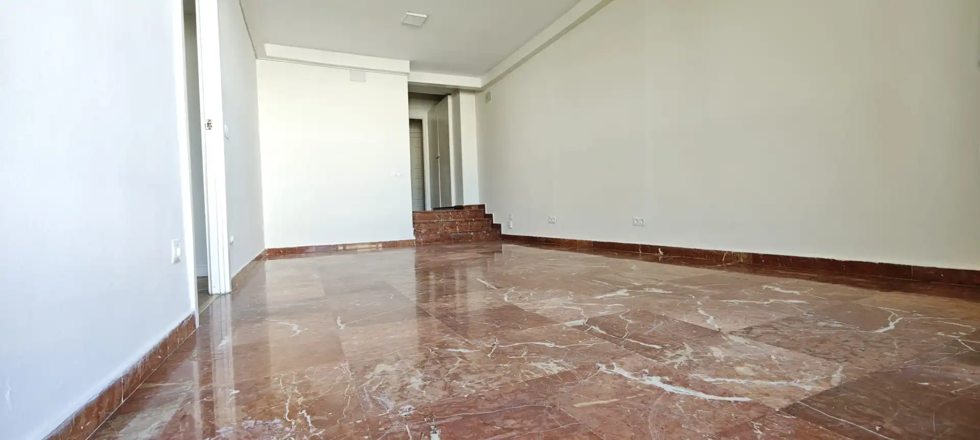 Flat for rent in  Sevilla Capital  with Air Conditioner and Terrace