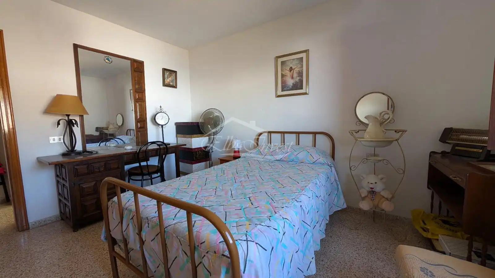 Habitación de Casa adosada en venta en San Miguel de Abona con Jardín privado, Trastero y Amueblado