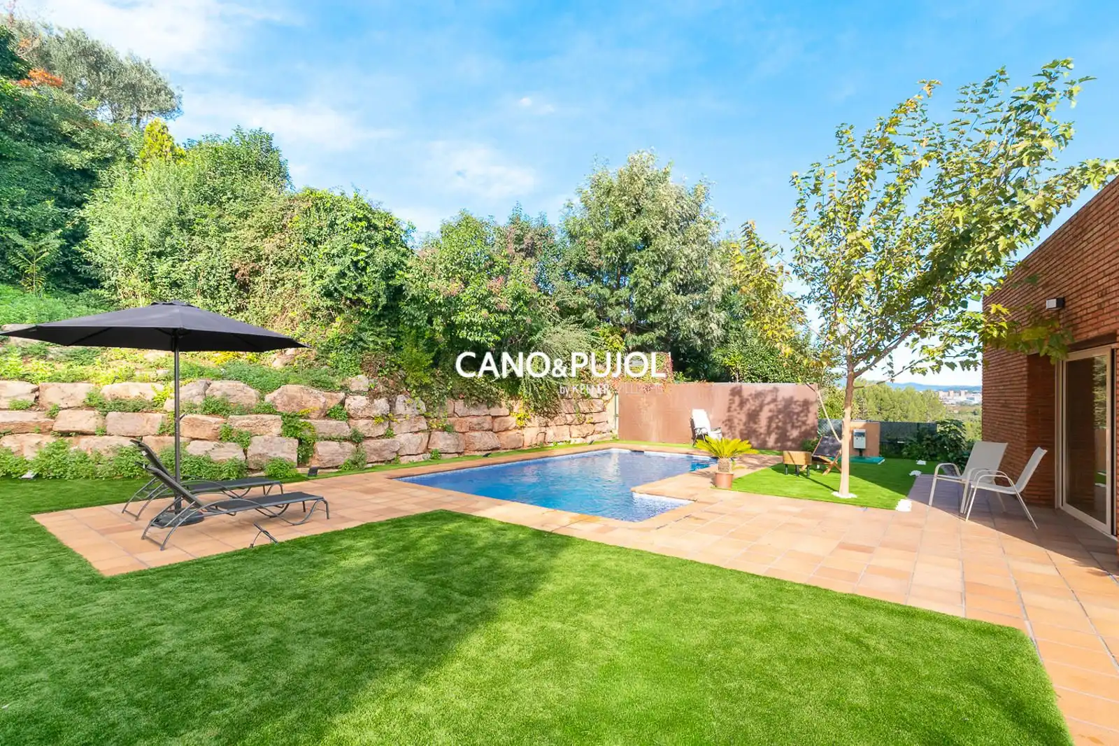 Garden of Houses for sale in Sant Cugat del Vallès  with Air Conditioner, Terrace and Swimming Pool