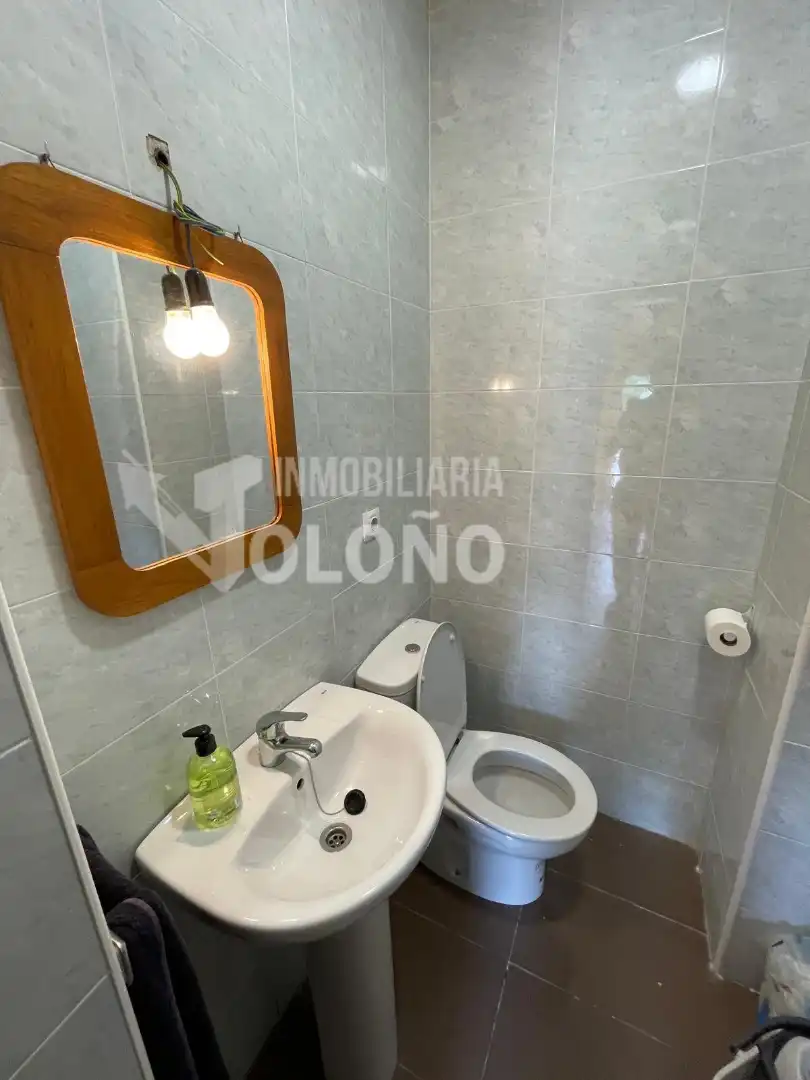 Badezimmer von Wohnungen zum Verkauf in Cihuri mit Heizung, Abstellraum und Möbliert