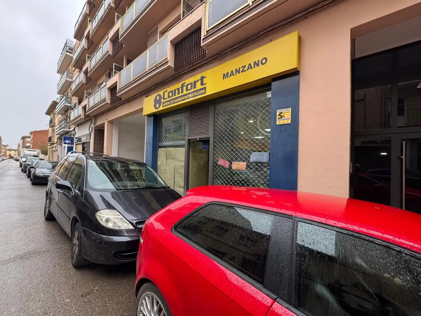 Vista exterior de Local en venda en Ejea de los Caballeros amb Aire condicionat