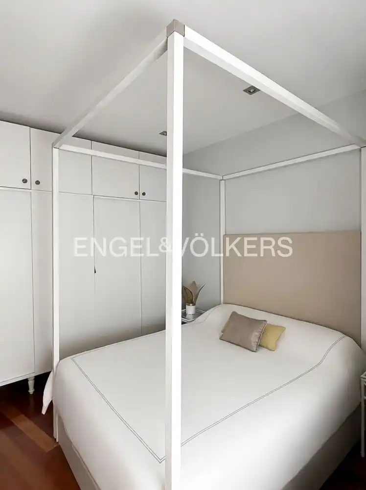 Schlafzimmer von Wohnung zur Miete in Madrid mit Klimaanlage, Heizung und Möbliert