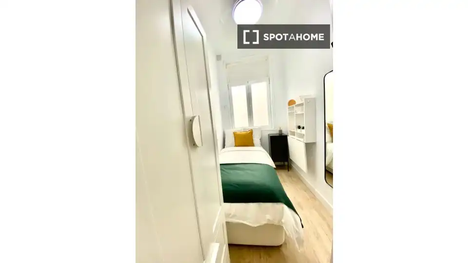 Habitación de Piso para compartir en Madrid con Aire acondicionado, Calefacción y Amueblado