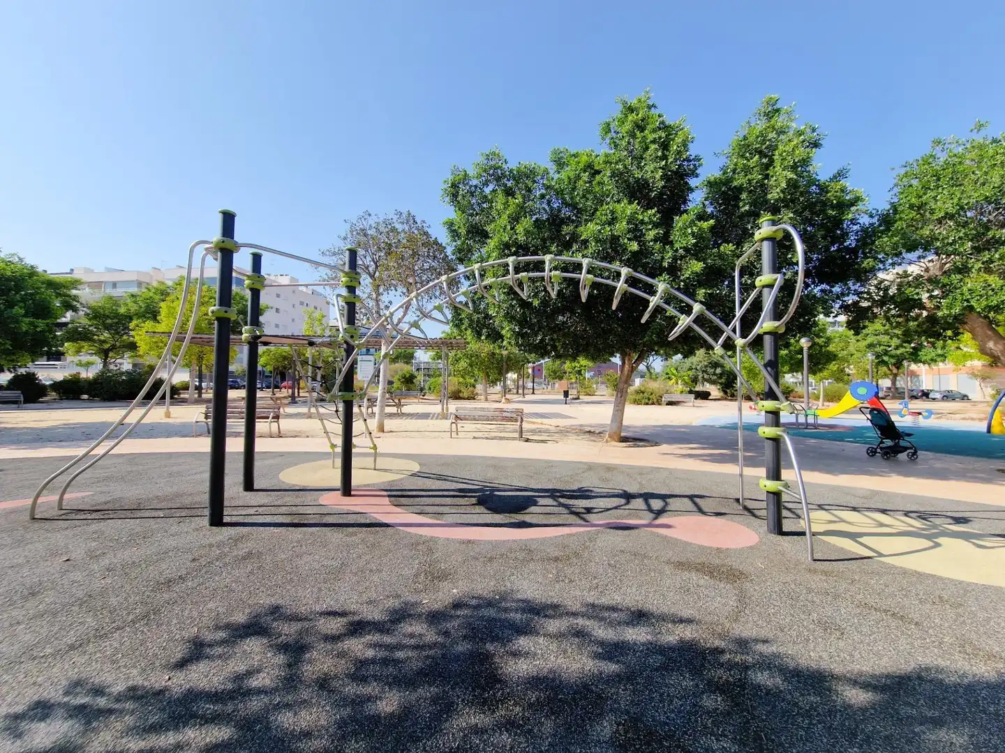Vista exterior de Pis en venda en Elche / Elx amb Aire condicionat, Calefacció i Jardí privat