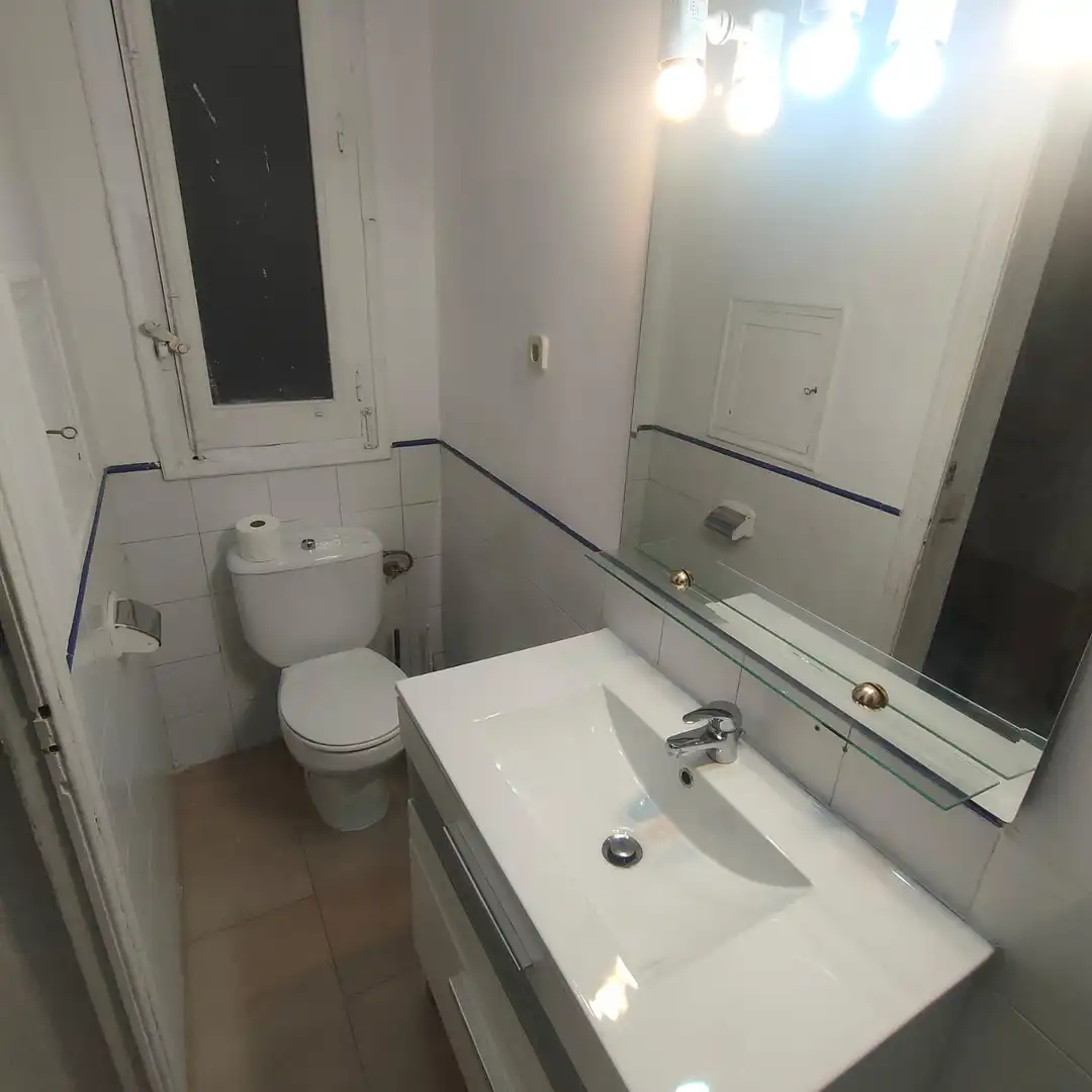 Badezimmer von Wohnung zur Miete in Madrid mit Heizung, Möbliert und Ofen