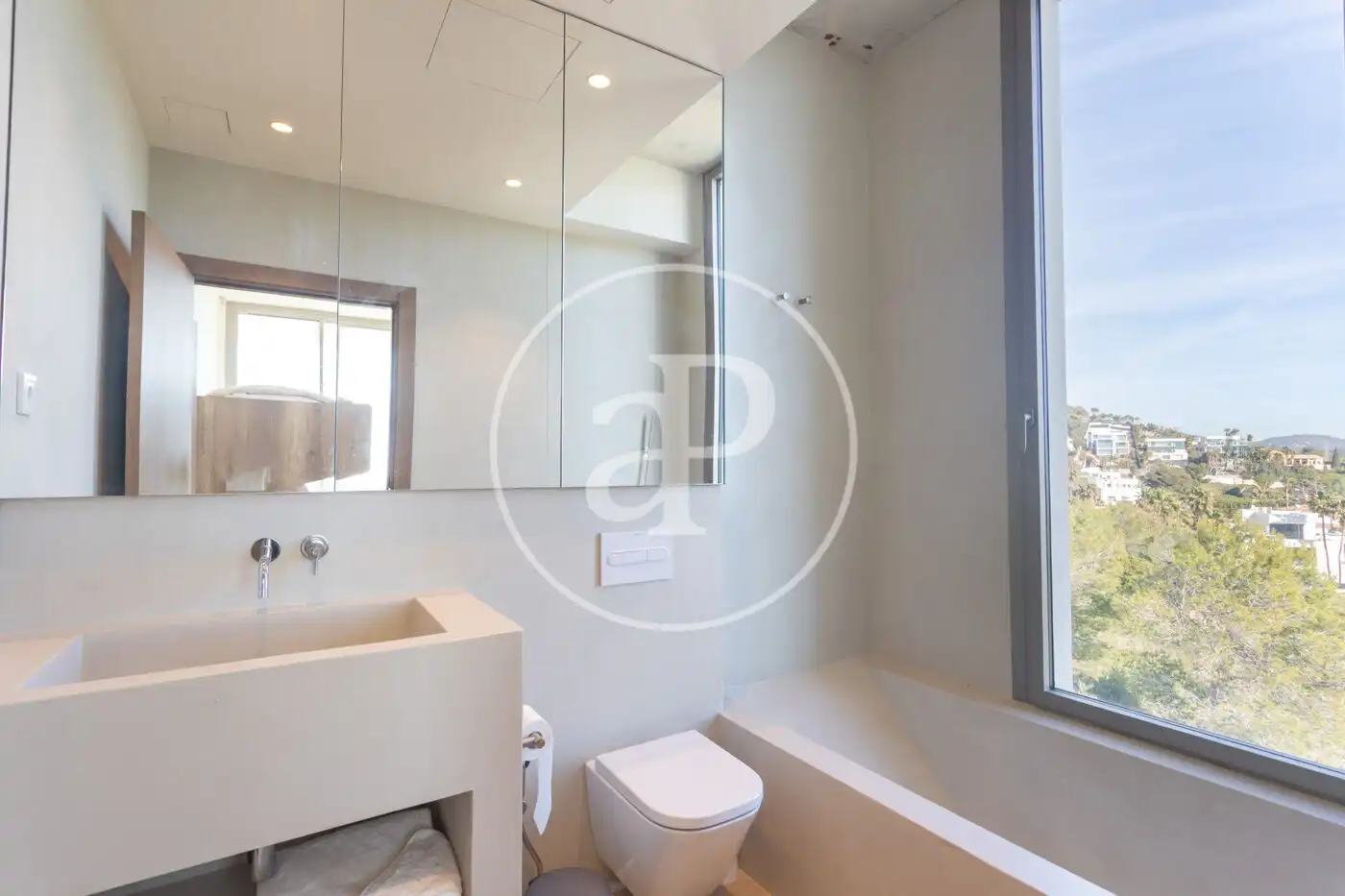 Bathroom of Houses for rent in Sitges  with Air Conditioner, Heating and Private garden
