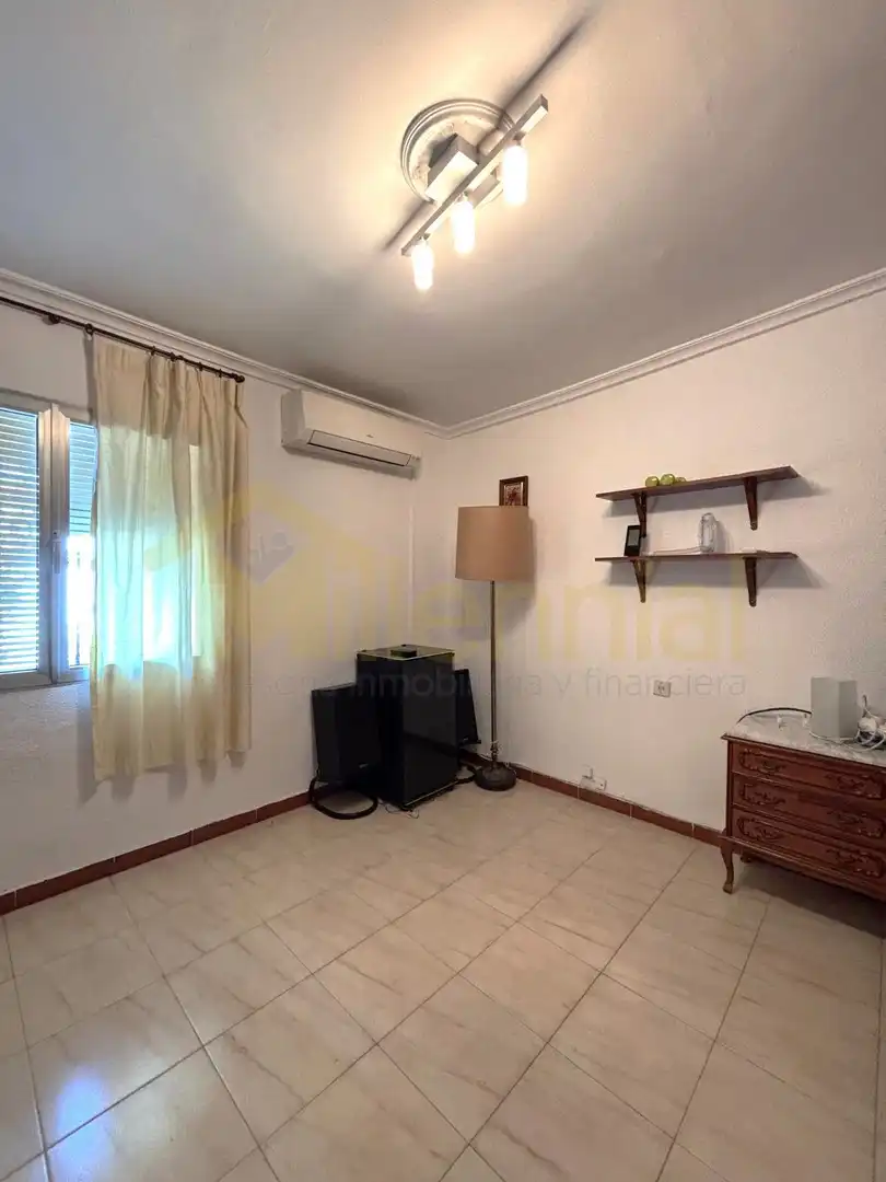 Casa adosada en venta en Sevilla con Aire acondicionado y Trastero