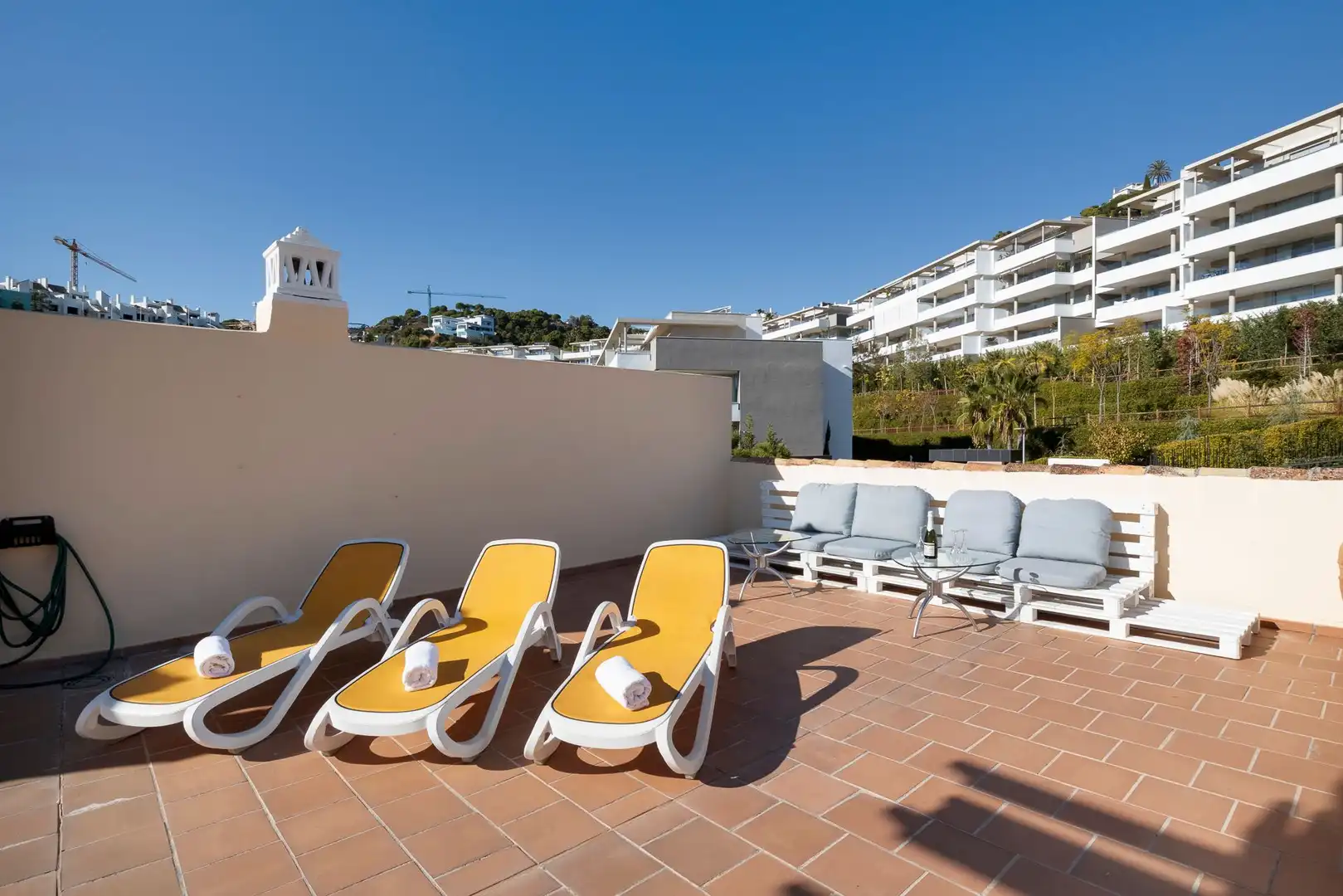 Terrasse von Maisonette zur Miete in Benahavís mit Klimaanlage, Heizung und Privatgarten