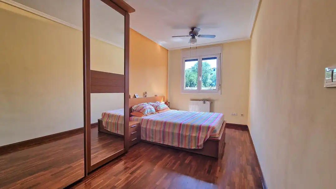 Schlafzimmer von Wohnung zum Verkauf in Urnieta mit Heizung und Abstellraum