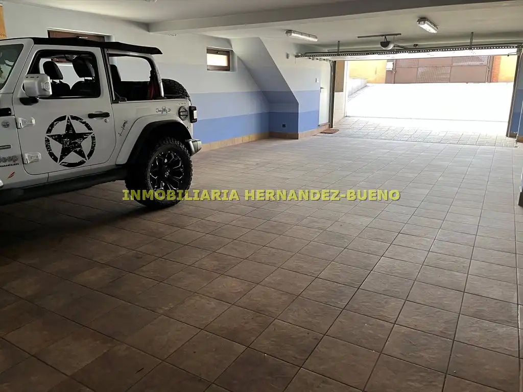 Parking de Casa o chalet en venta en Carbajosa de la Sagrada con Aire acondicionado, Calefacción y Jardín privado