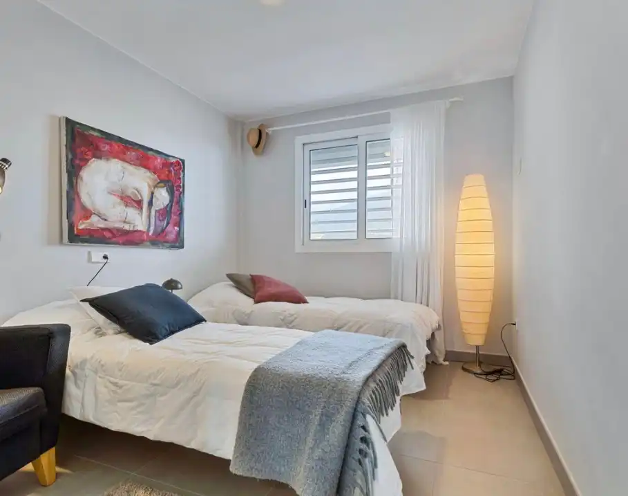 Dormitori de Pis en venda en Fuengirola amb Aire condicionat, Terrassa i Traster