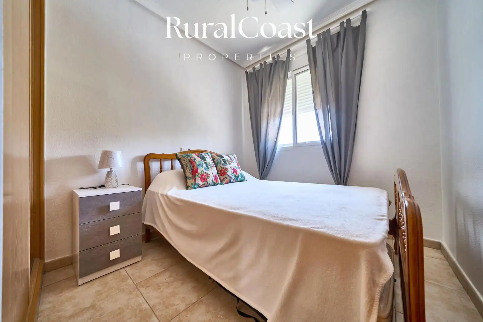Habitación de Casa adosada en venta en Aigües con Aire acondicionado, Calefacción y Jardín privado