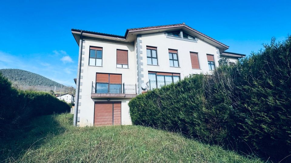 Exterior view of Single-family semi-detached for sale in Andoain  with Heating, Private garden and Terrace