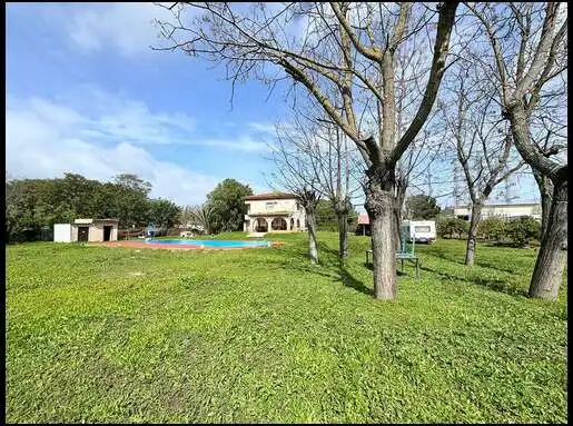Houses for sale in Utrera  with Air Conditioner, Private garden and Storage room
