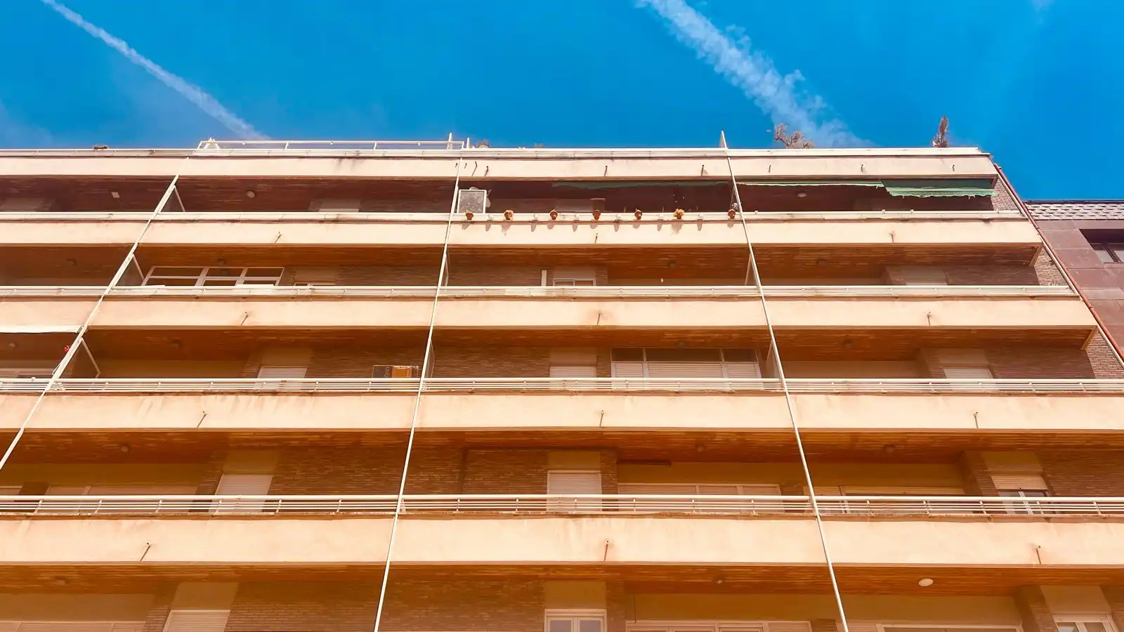 Außenansicht von Wohnung zum Verkauf in Valladolid mit Heizung, Parkett und Terrasse
