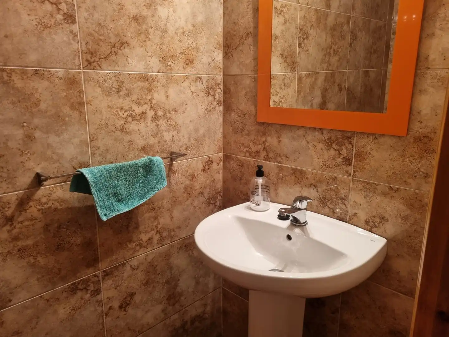 Baño de Casa adosada en venta en Uruñuela con Calefacción, Jardín privado y Parquet