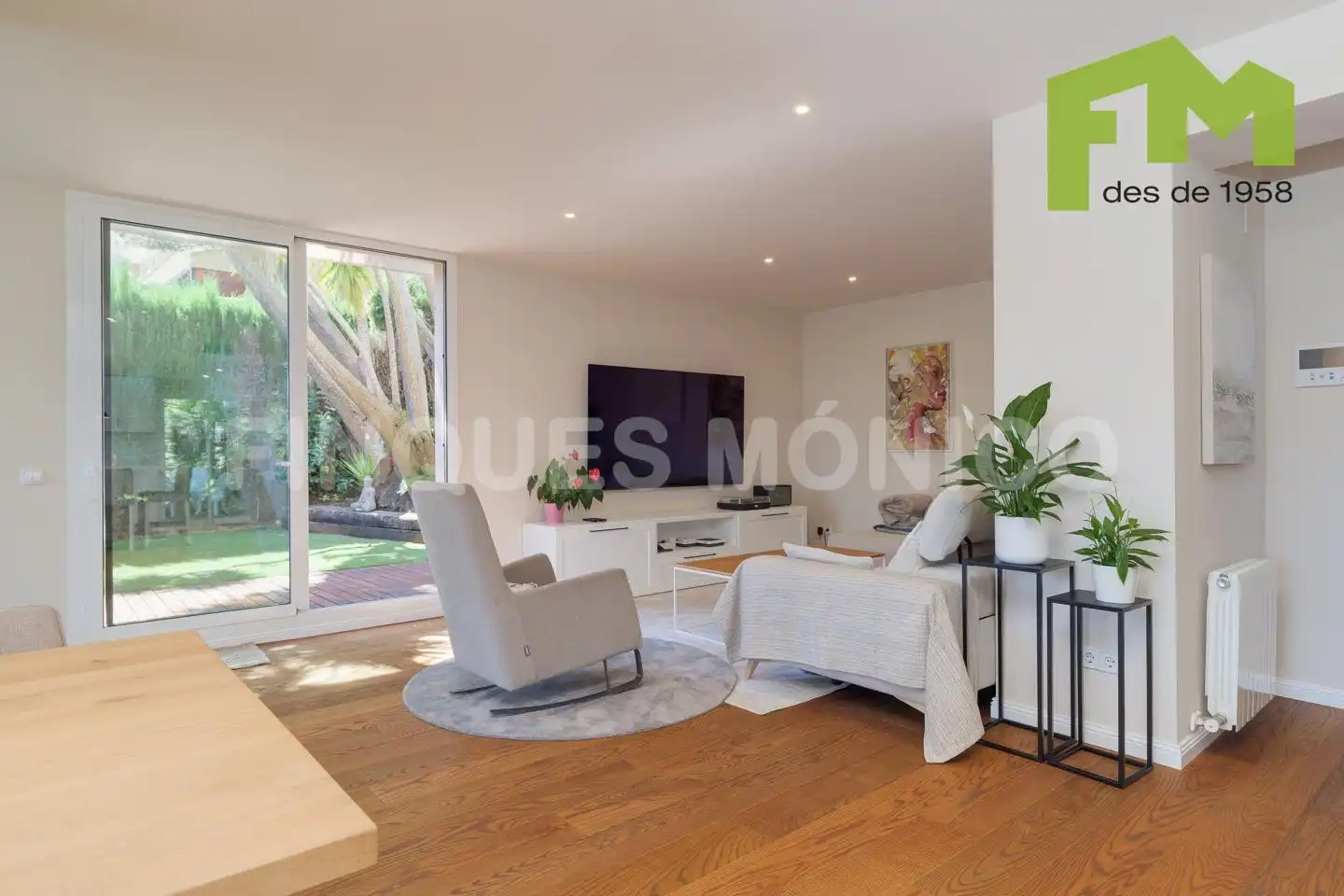 Sala d'estar de Casa o xalet en venda en Teià amb Aire condicionat, Calefacció i Jardí privat