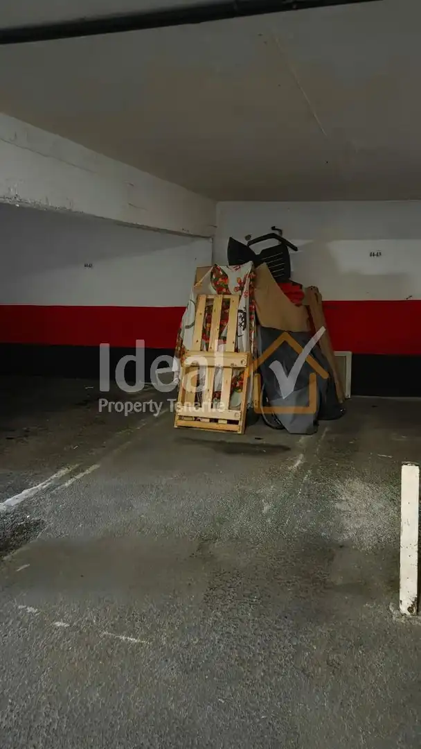 Parking de Apartamento en venta en Arona con Terraza y Amueblado