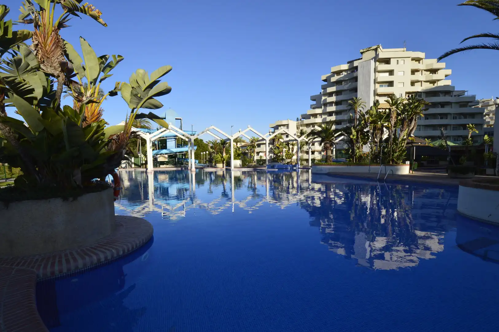 Piscina de Apartament en venda en Benalmádena amb Aire condicionat, Terrassa i Moblat