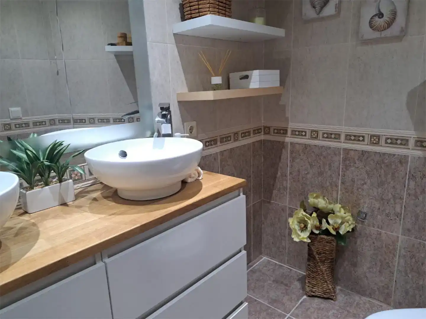 Bathroom of Attic for sale in Aldaia  with Air Conditioner and Balcony