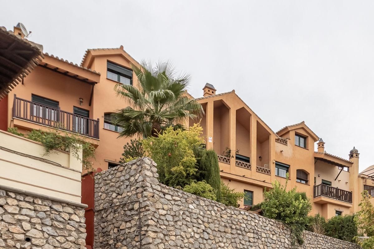 Vista exterior de Casa o xalet en venda en  Granada Capital amb Aire condicionat, Calefacció i Jardí privat