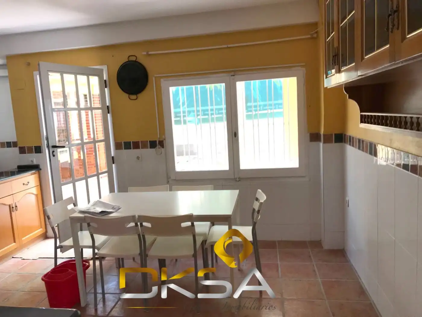 Cuina de Casa adosada en venda en Benicasim / Benicàssim amb Calefacció, Jardí privat i Terrassa
