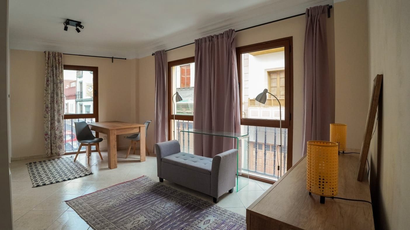 Dormitori de Pis en venda en Las Palmas de Gran Canaria amb Moblat