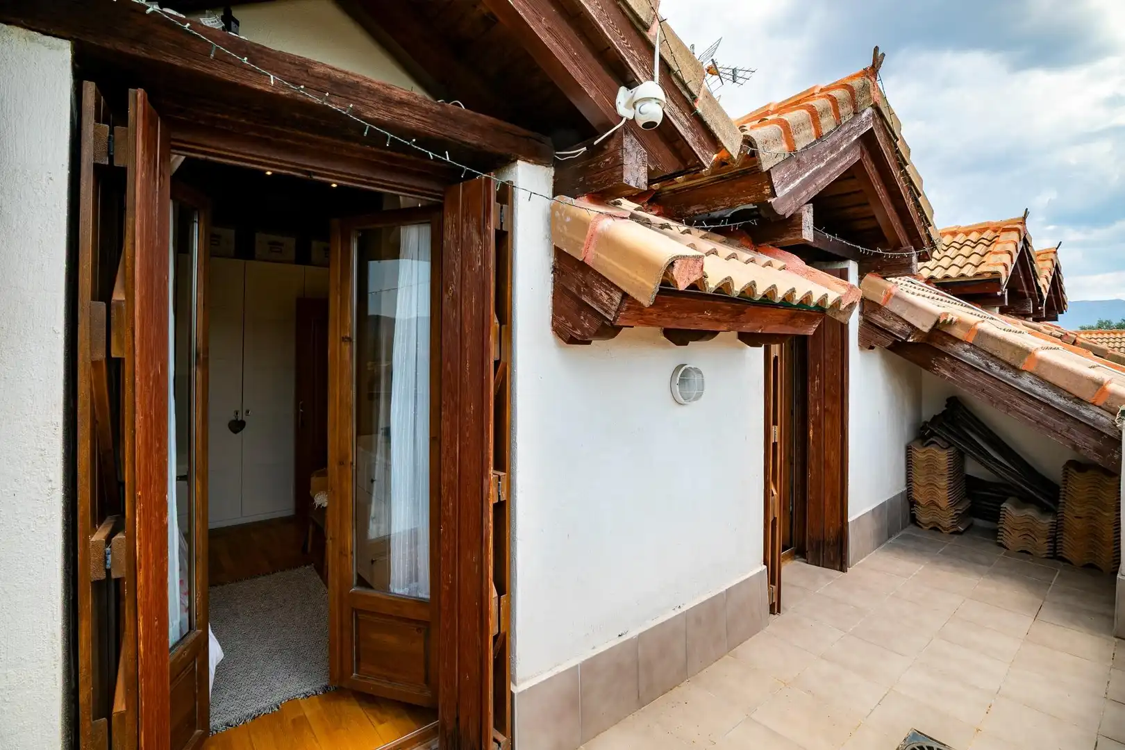 Vista exterior de Casa o xalet en venda en Sabiñánigo amb Calefacció, Jardí privat i Terrassa
