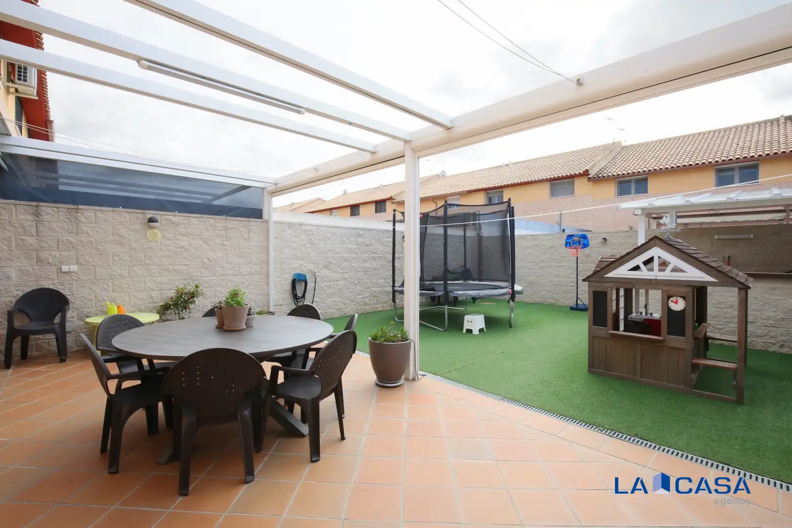 Terraza de Casa adosada en venta en Carranque con Aire acondicionado