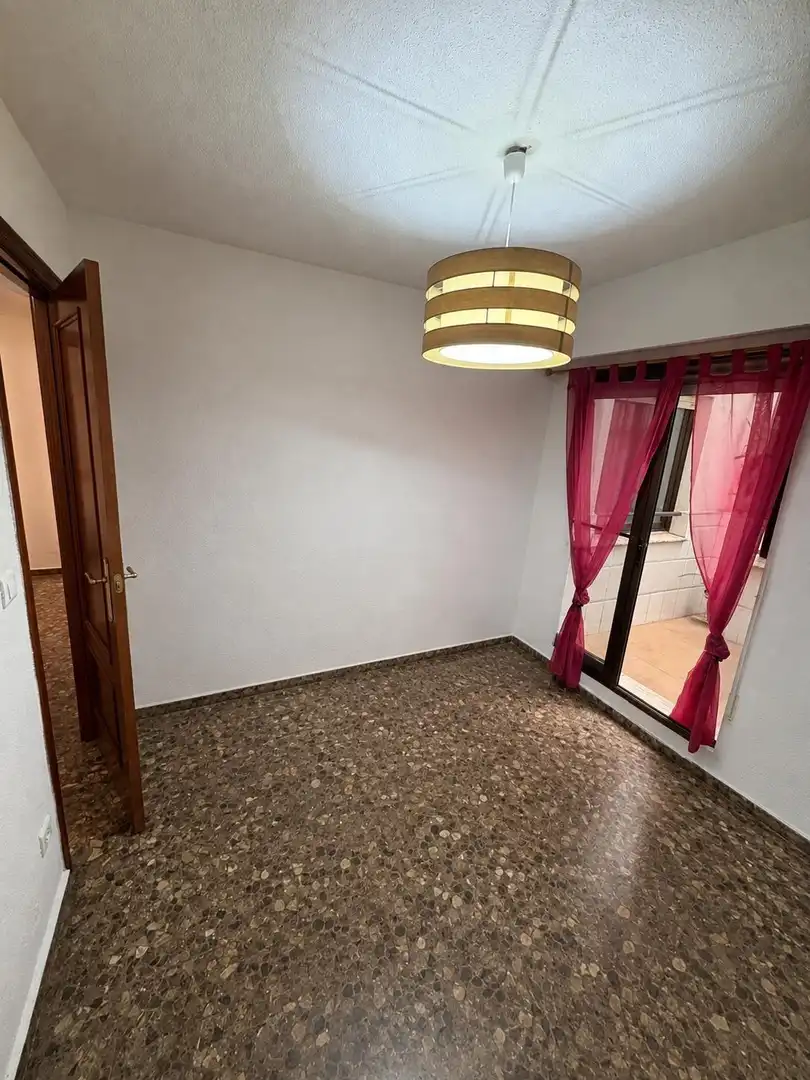 Flat for sale in Valencia  with Balcony