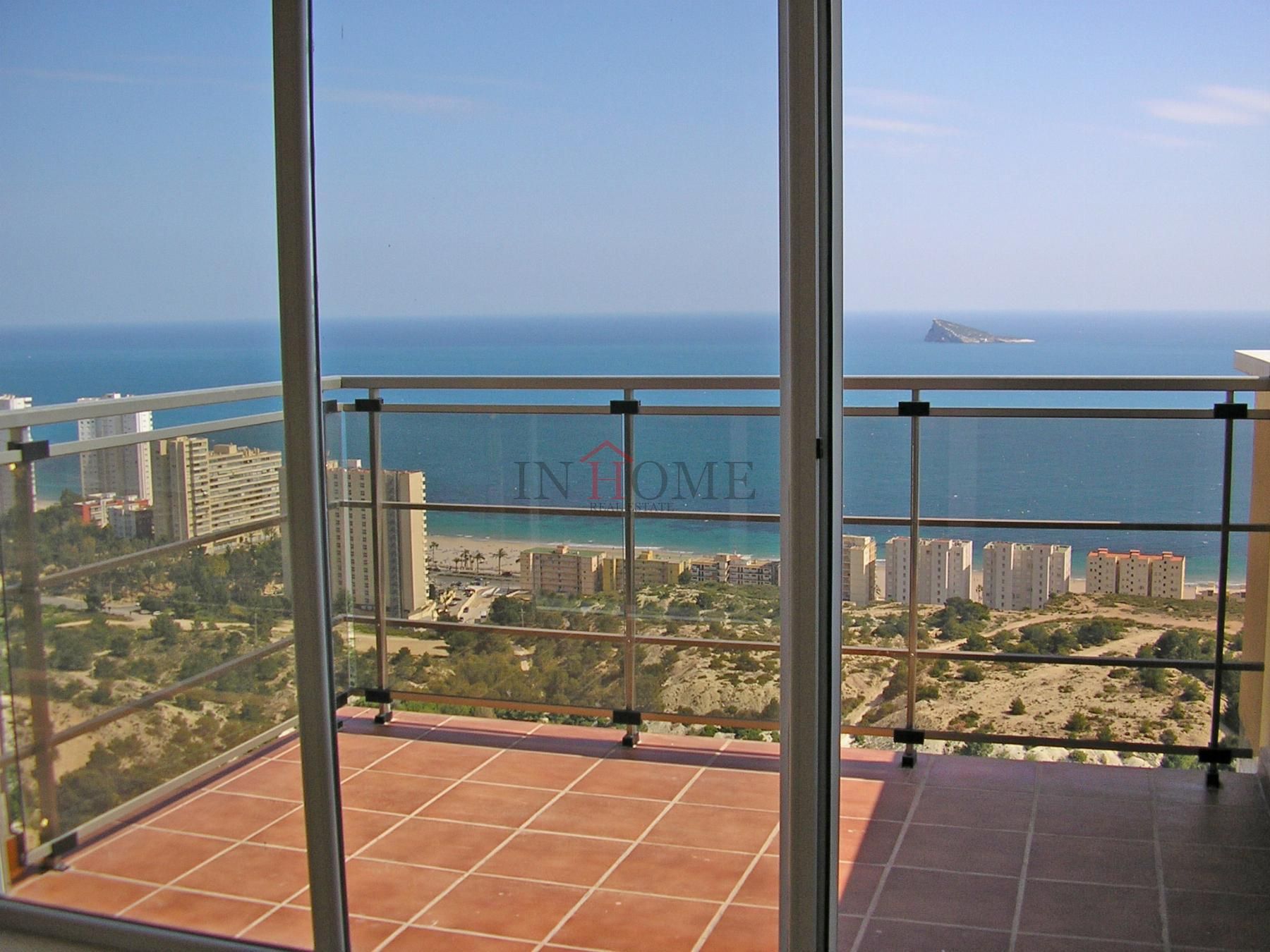 Bedroom of Attic for sale in Benidorm  with Terrace, Storage room and Community pool