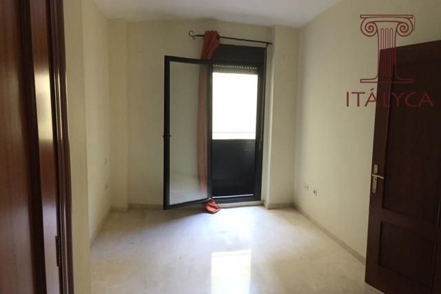 Dormitori de Pis de lloguer en  Sevilla Capital amb Aire condicionat