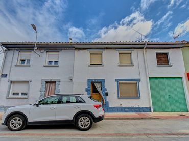 Terraced house with garden for sale in Arguedas - Grupo Venecia 22