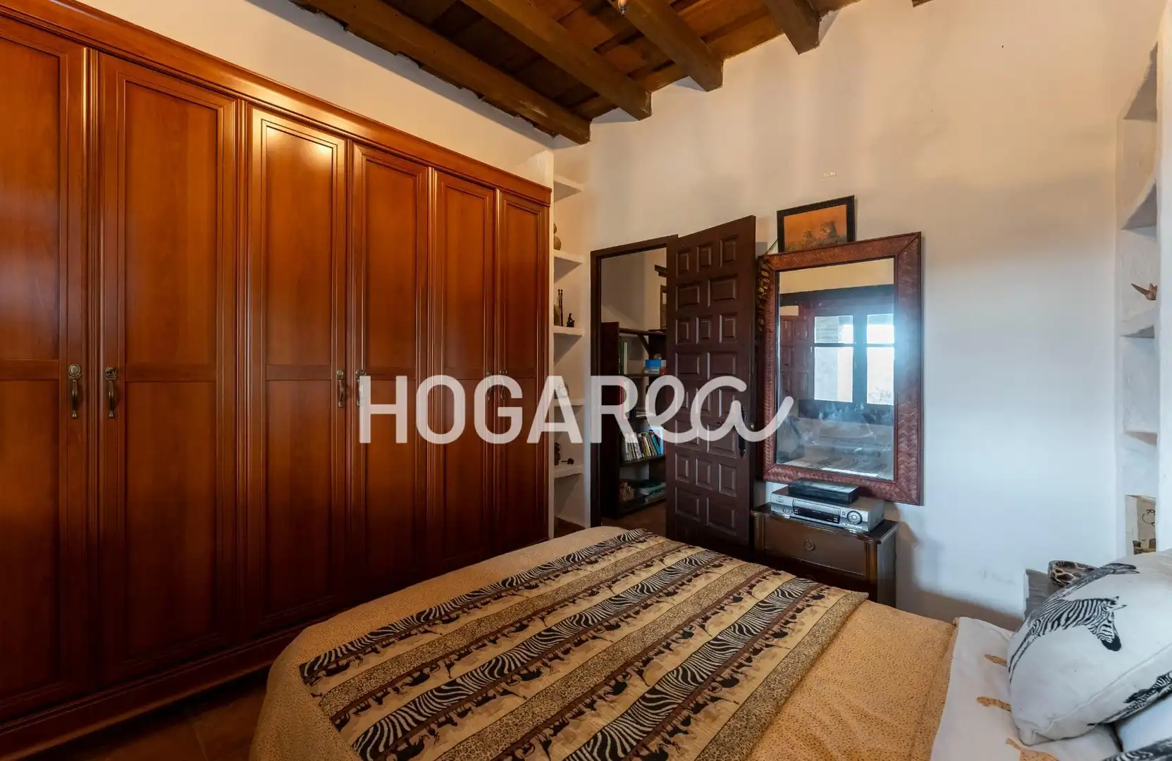 Habitación de Finca rústica en venta en Alcaucín con Jardín privado, Terraza y Piscina