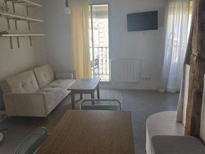 Sala d'estar de Estudi de lloguer en  Madrid Capital amb Aire condicionat, Calefacció i Moblat