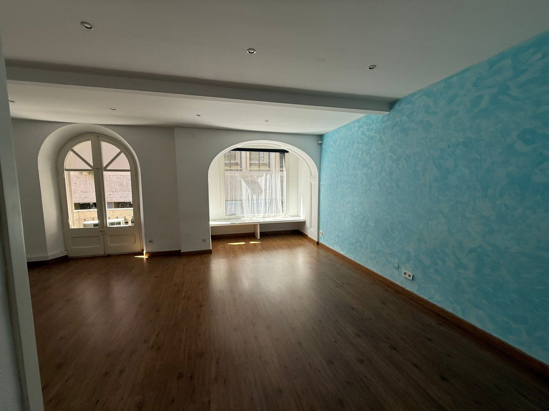 Sala de estar de Oficina de alquiler en Girona Capital con Aire acondicionado