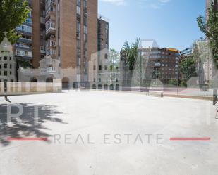Vista exterior de Pis de lloguer en  Madrid Capital amb Terrassa i Piscina comunitària